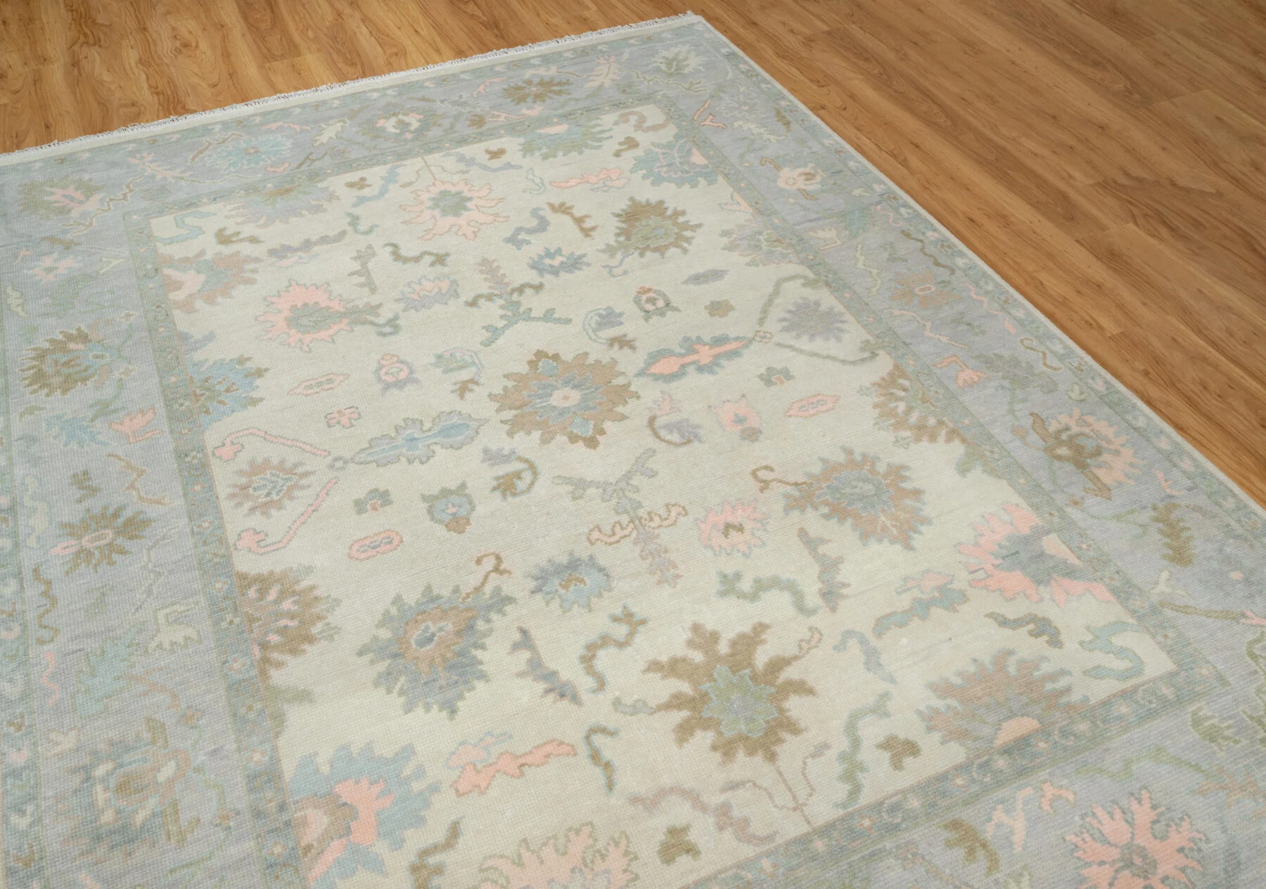 Ivory & Olive Hand-Knotted Oushak Rug – Palmette & Rosette (3821)