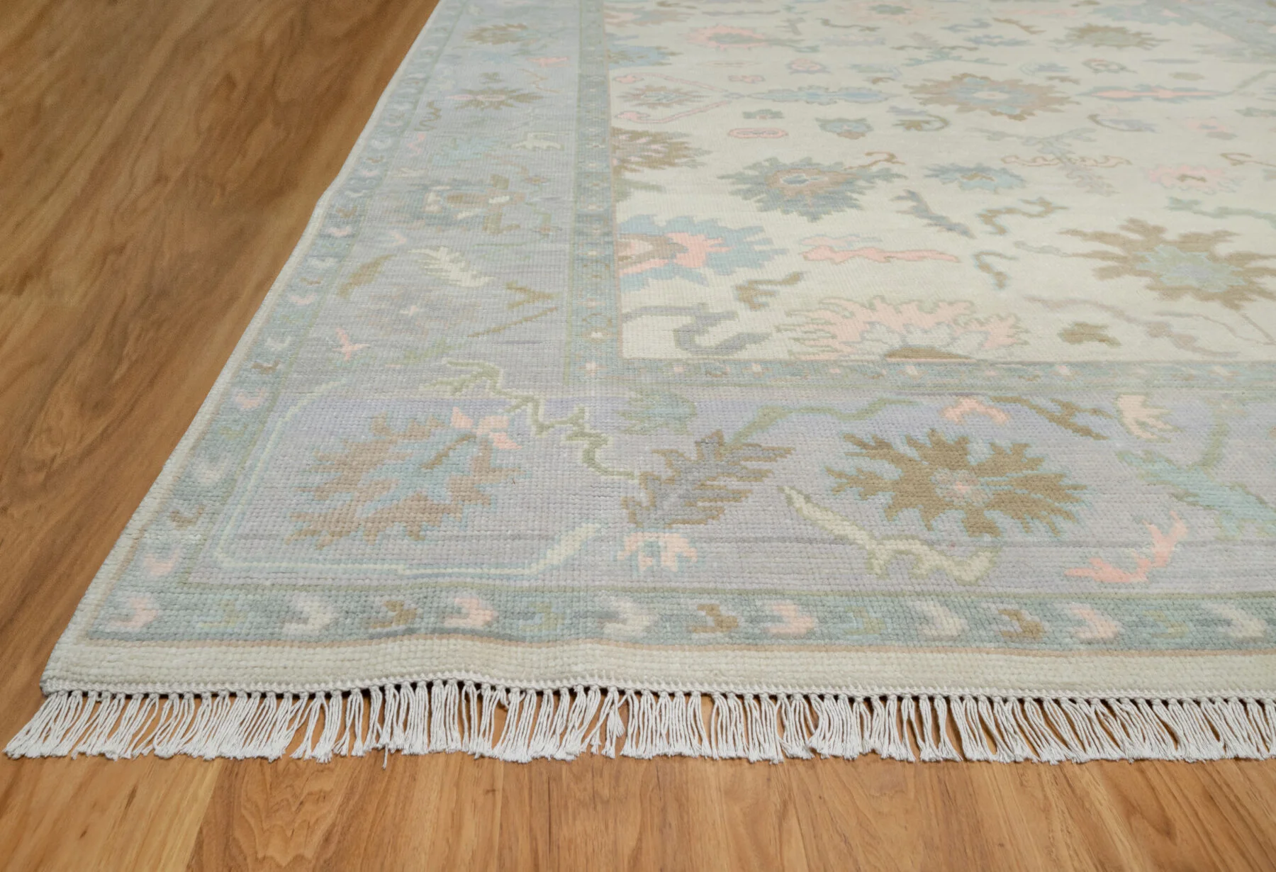 Ivory & Olive Hand-Knotted Oushak Rug – Palmette & Rosette (3821)