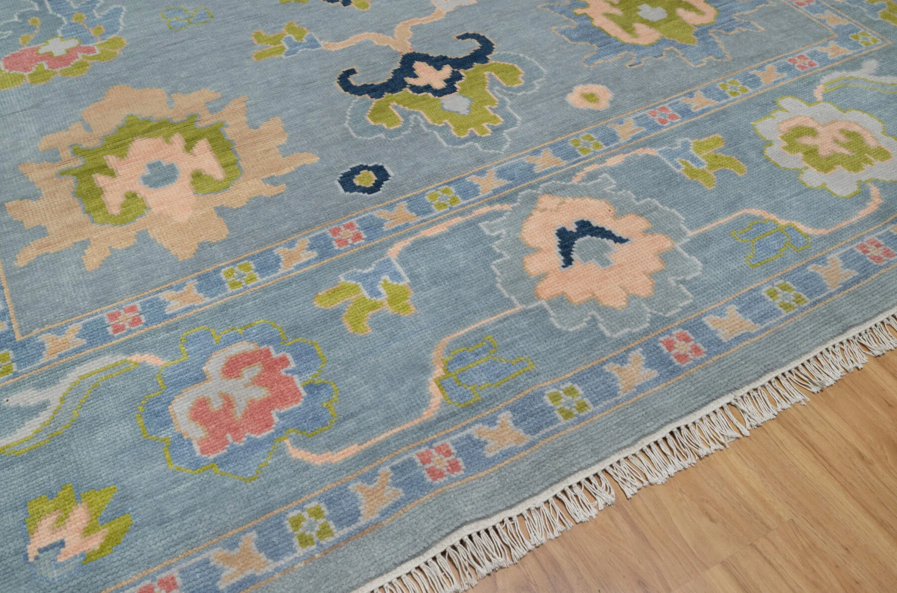Blue & Blush Hand-Knotted Oushak Rug – Palmette & Rosette (3822)