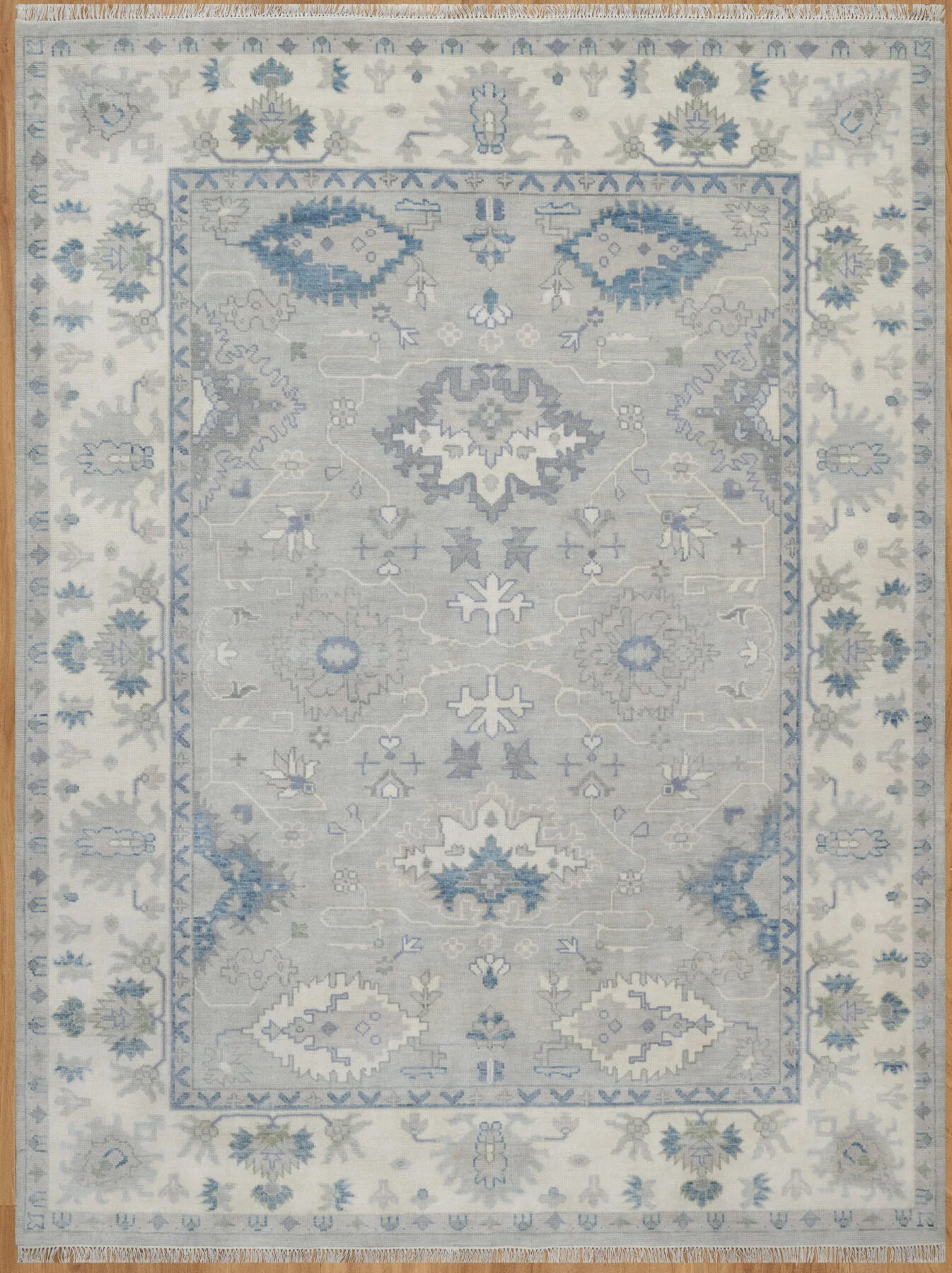 Grey & Ivory Hand-Knotted Oushak Rug – Palmette & Rosette
