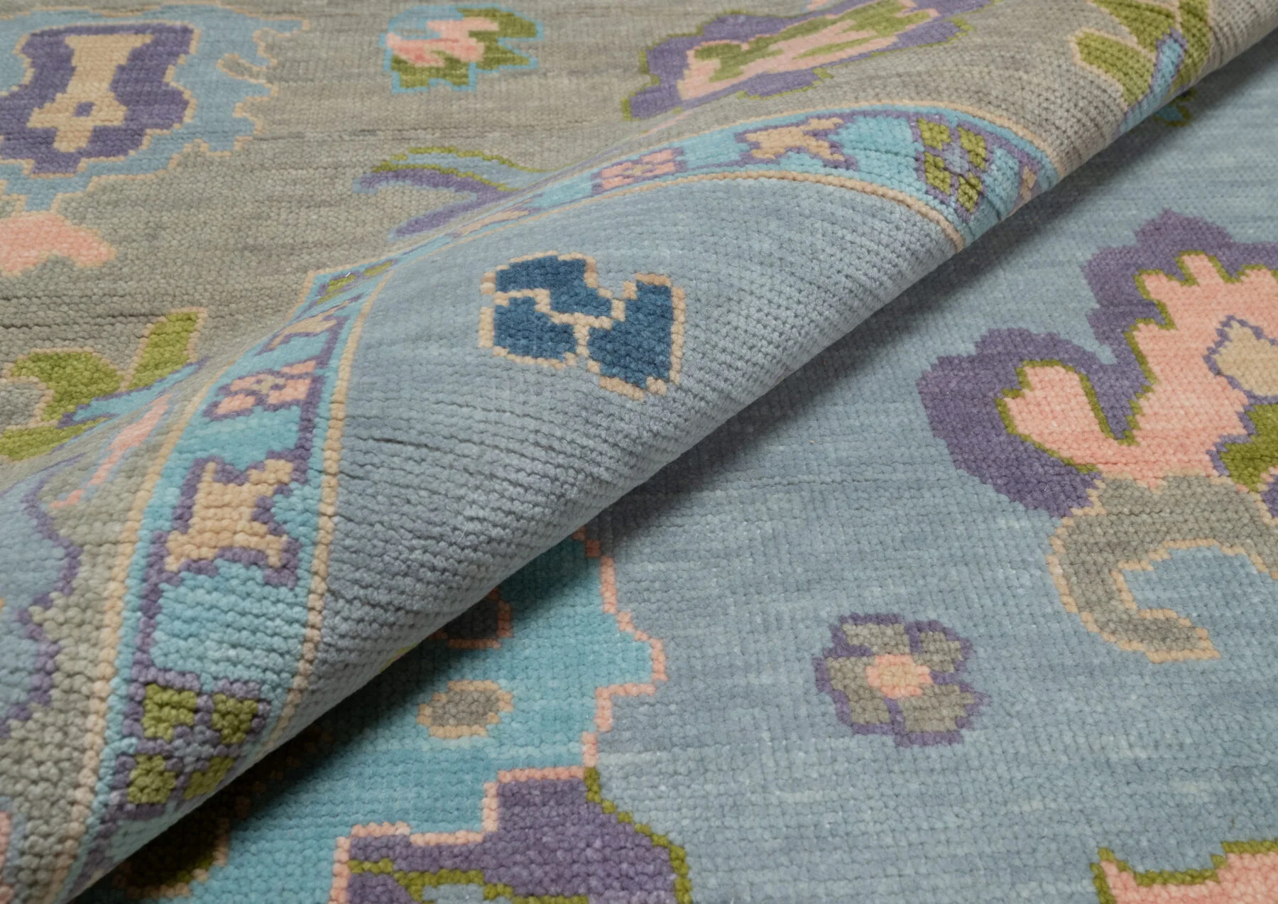 Blue & Blush Hand-Knotted Oushak Rug – Palmette & Rosette (3824)
